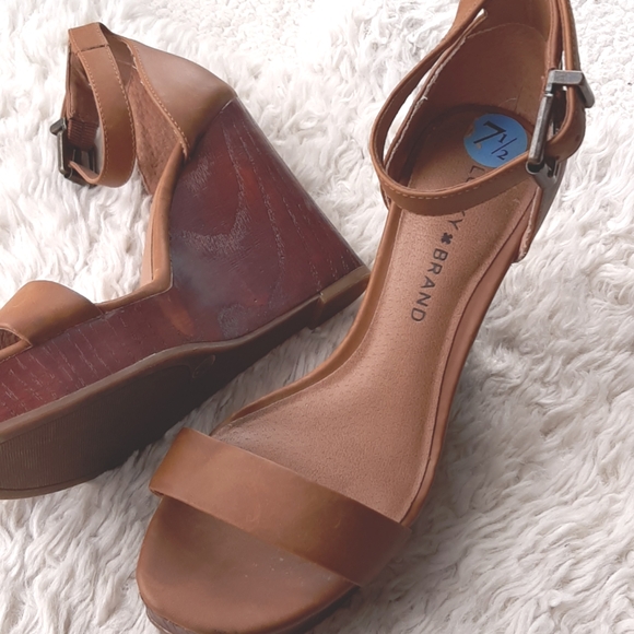 Lucky Brand Shoes - Lucky Brand Lenorr Strappy High Wood-Heel Platform Wedge Sandal US 7.5